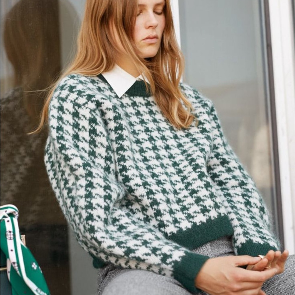 Wool houndstooth sweater